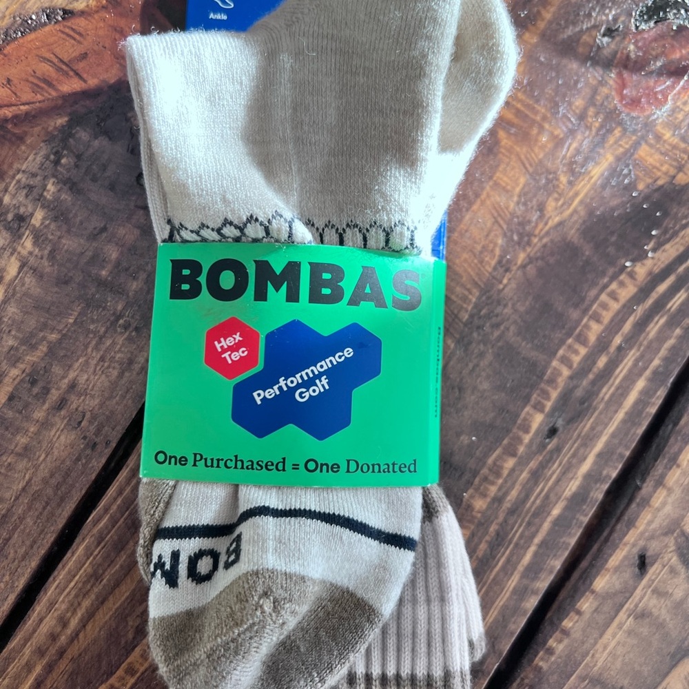 NEW Bombas Men's Performance Golf Socks - Cream Size Medium-Large NEW in Package